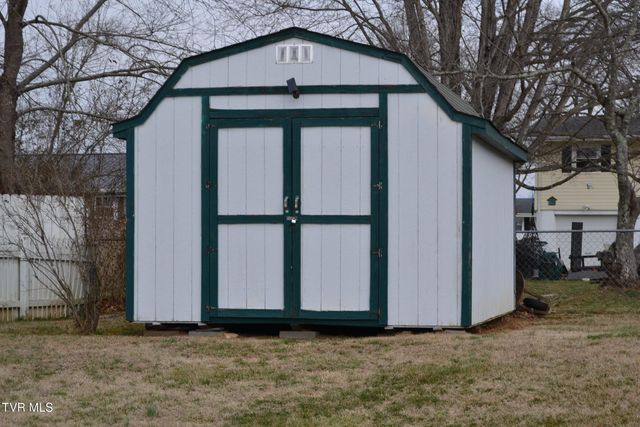 306 Summerwood Drive, Bristol, TN 37620