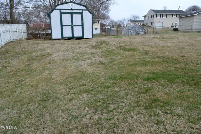 306 Summerwood Drive, Bristol, TN 37620