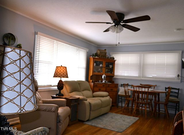 306 Summerwood Drive, Bristol, TN 37620