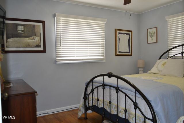 306 Summerwood Drive, Bristol, TN 37620