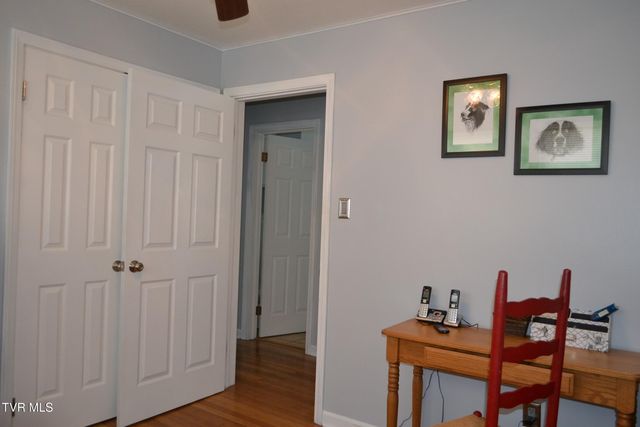 306 Summerwood Drive, Bristol, TN 37620