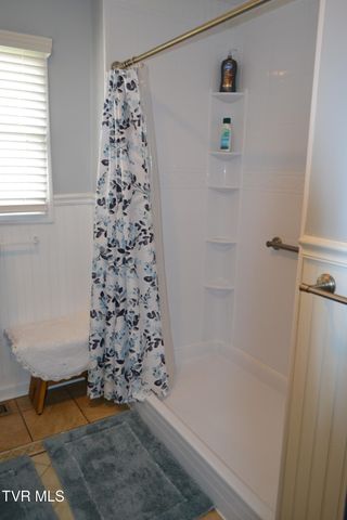 306 Summerwood Drive, Bristol, TN 37620