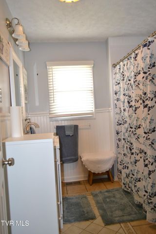 306 Summerwood Drive, Bristol, TN 37620