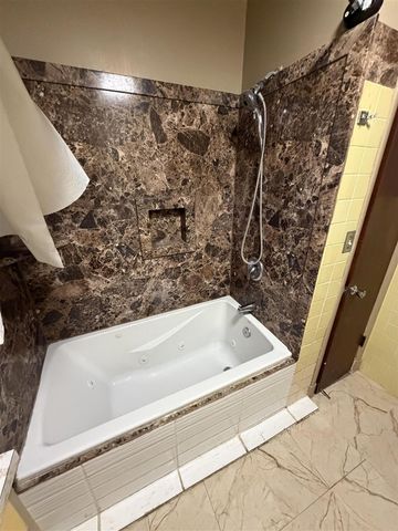 298 Bradford Road, Benton Harbor, MI 49022