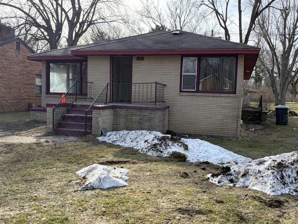 298 Bradford Road, Benton Harbor, MI 49022