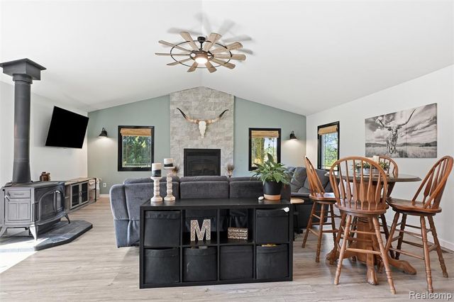 6214 Lazy K Lane, Pinckney, MI 48169
