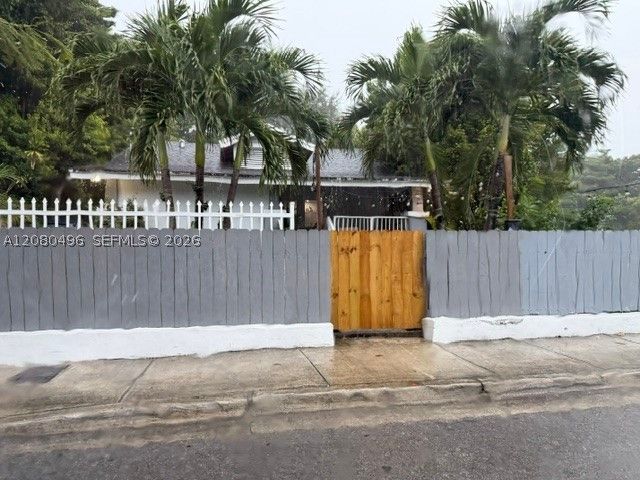 812 NW 29th Ter, Miami, FL 33127