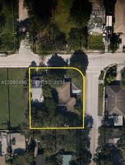 812 NW 29th Ter, Miami, FL 33127