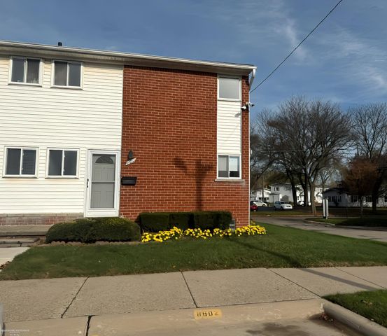 8602 Kaltz Street, Center Line, MI 48015