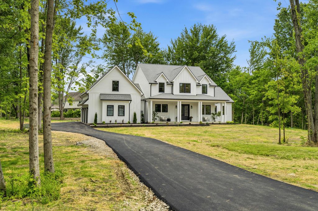 8002 Maxtown Road, Westerville, OH 43082