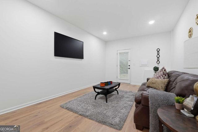 682 Montglade Court, Suwanee, GA 30024