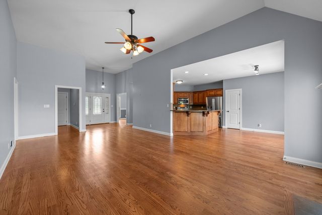 1541 Edgewater Ln, Clarksville, TN 37043