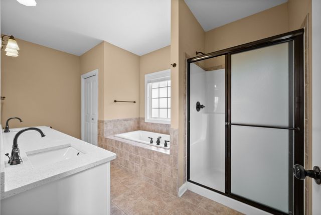 1541 Edgewater Ln, Clarksville, TN 37043