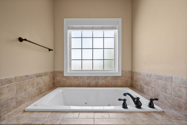 1541 Edgewater Ln, Clarksville, TN 37043