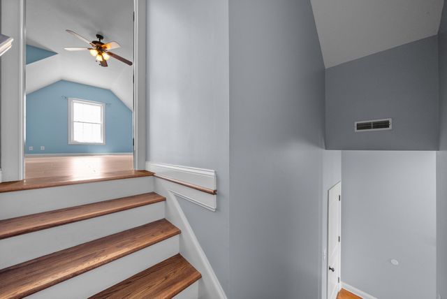 1541 Edgewater Ln, Clarksville, TN 37043