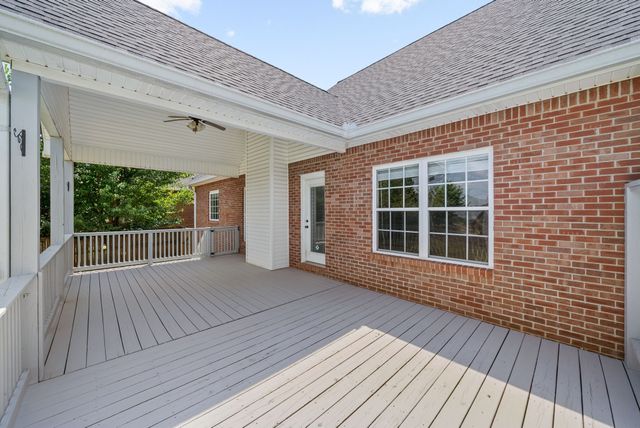 1541 Edgewater Ln, Clarksville, TN 37043