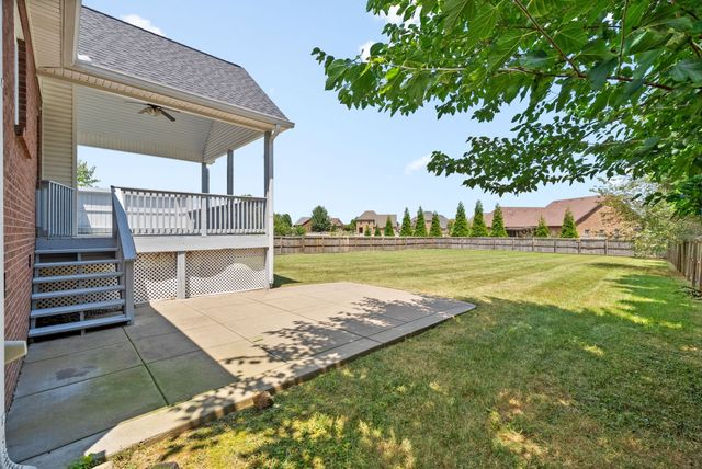 1541 Edgewater Ln, Clarksville, TN 37043