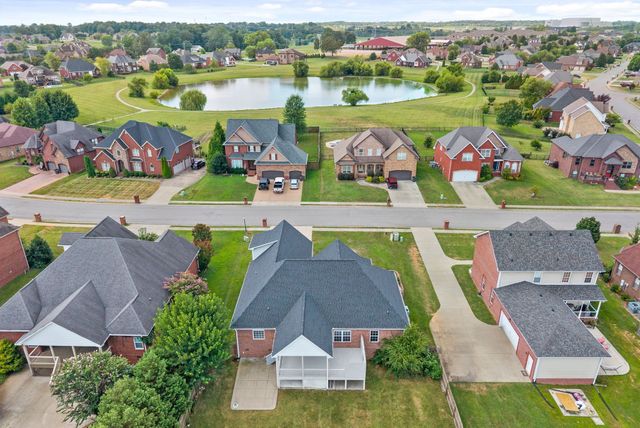 1541 Edgewater Ln, Clarksville, TN 37043