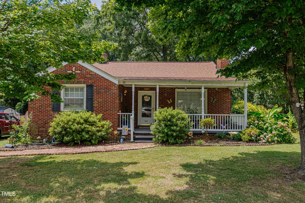 907 Kilby Street, Burlington, NC 27215