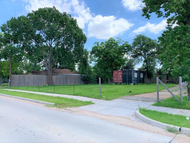 14807 Wagon Trail Road, Pearland, TX 77584