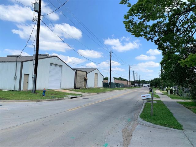 14807 Wagon Trail Road, Pearland, TX 77584