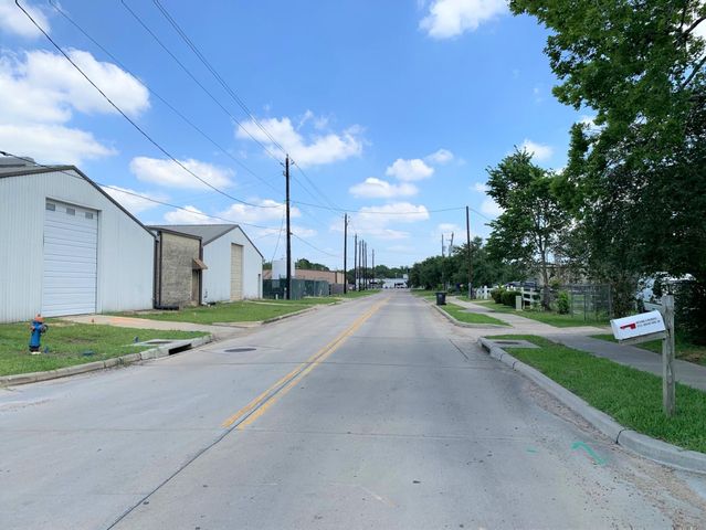 14807 Wagon Trail Road, Pearland, TX 77584