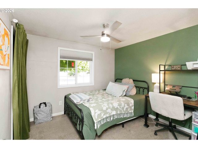 13 W PINE Ln, Longview, WA 98632