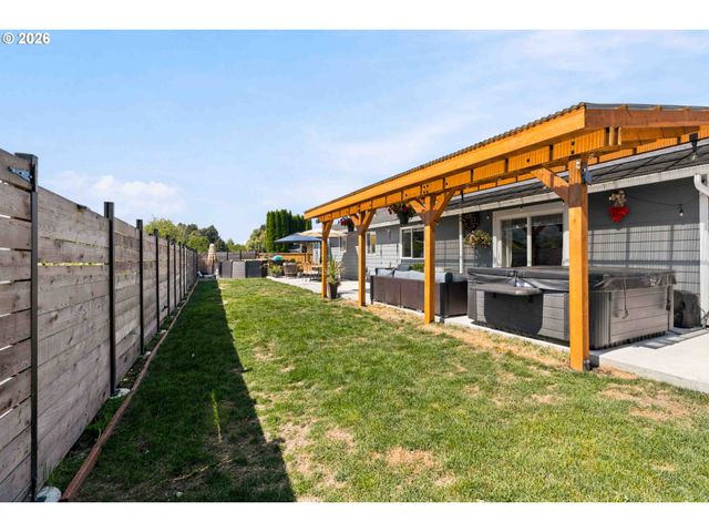 13 W PINE Ln, Longview, WA 98632