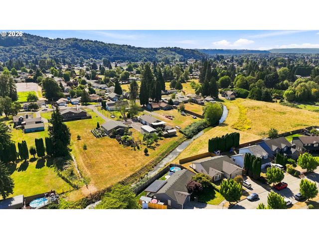 13 W PINE Ln, Longview, WA 98632
