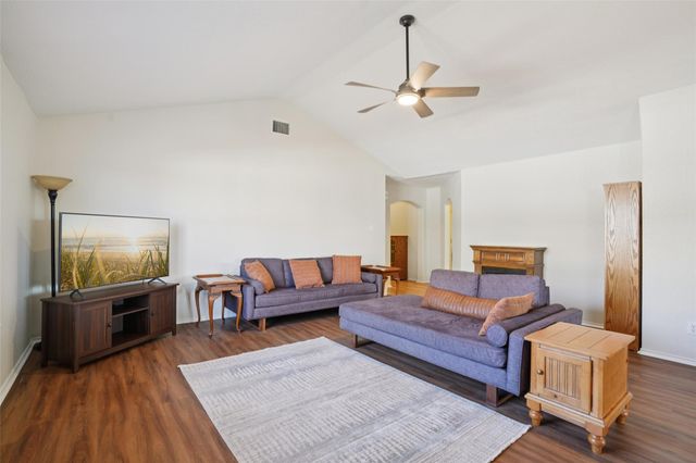 410 S Water LN, New Braunfels, TX 78130