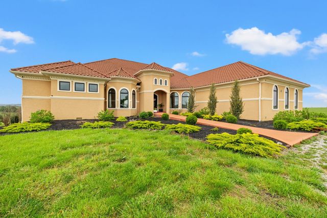 406 Halcomb Lane, Paint Lick, KY 40461