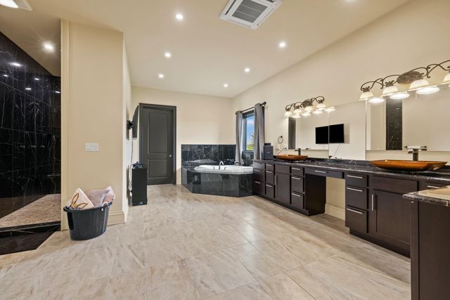 406 Halcomb Lane, Paint Lick, KY 40461