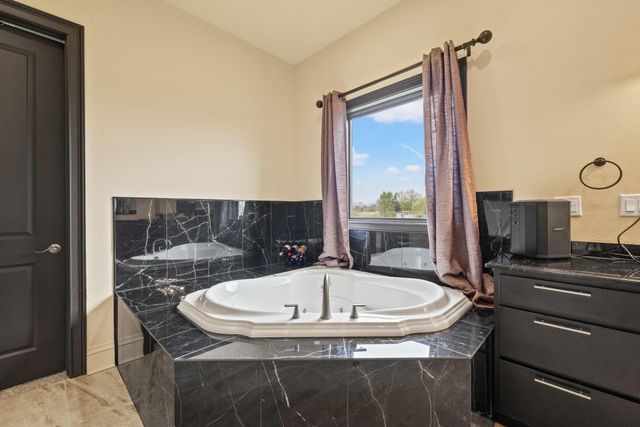 406 Halcomb Lane, Paint Lick, KY 40461