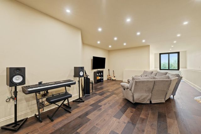 406 Halcomb Lane, Paint Lick, KY 40461