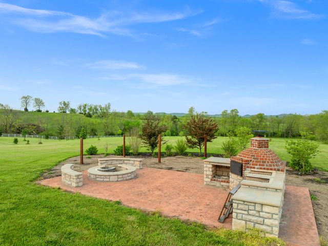 406 Halcomb Lane, Paint Lick, KY 40461