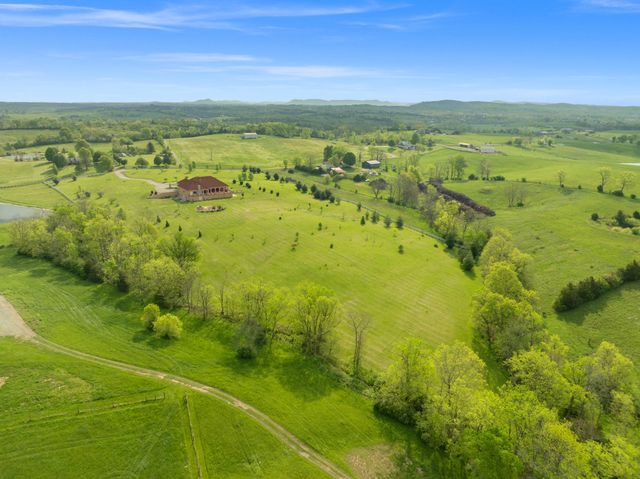 406 Halcomb Lane, Paint Lick, KY 40461