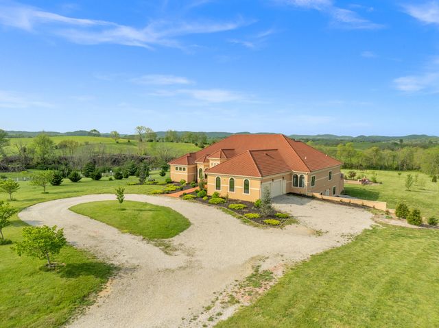 406 Halcomb Lane, Paint Lick, KY 40461