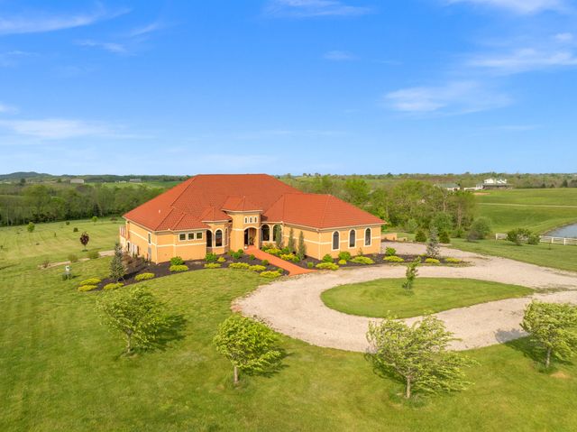 406 Halcomb Lane, Paint Lick, KY 40461