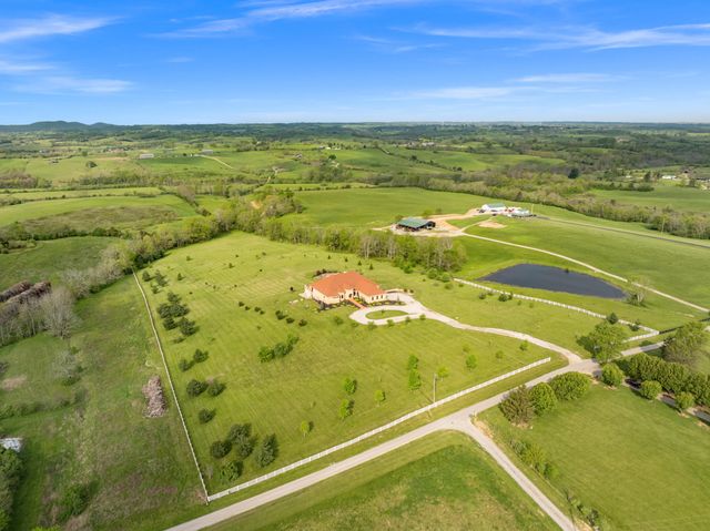 406 Halcomb Lane, Paint Lick, KY 40461