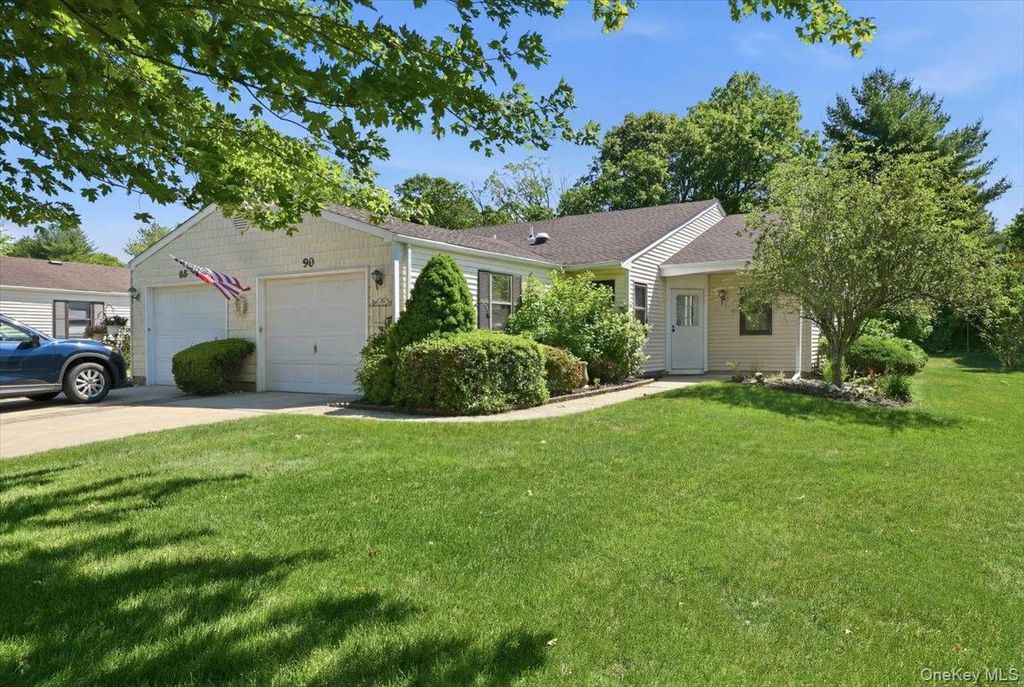 90 Knolls Drive, Stony Brook, NY 11790 — exterior