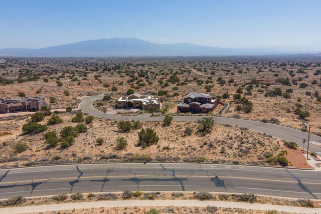 2402 Desert Zinnia Road, Rio Rancho, NM 87144