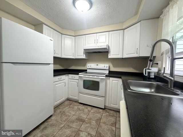 8204 WELLINGTON PL, Jessup, MD 20794