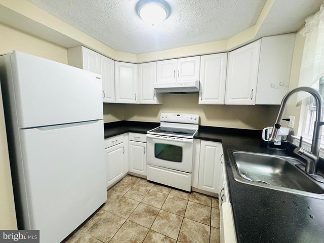 8204 WELLINGTON PL, Jessup, MD 20794