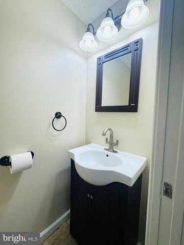 8204 WELLINGTON PL, Jessup, MD 20794