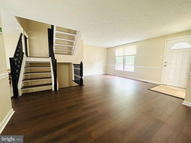 8204 WELLINGTON PL, Jessup, MD 20794