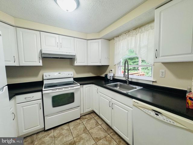 8204 WELLINGTON PL, Jessup, MD 20794