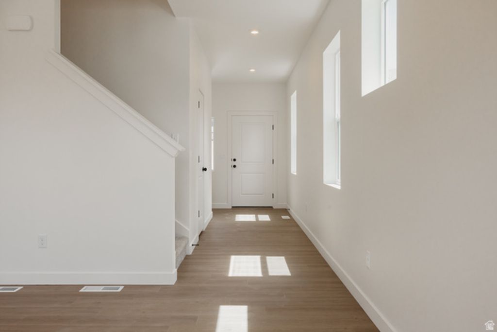 Image 6 of property listing at 3633 N EAGLE DR #312, Eagle Mountain, UT 84005