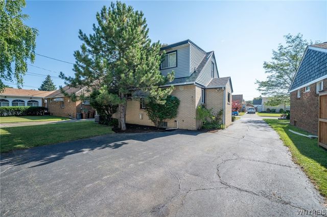 282 North Willowlawn Parkway, Cheektowaga, NY 14206