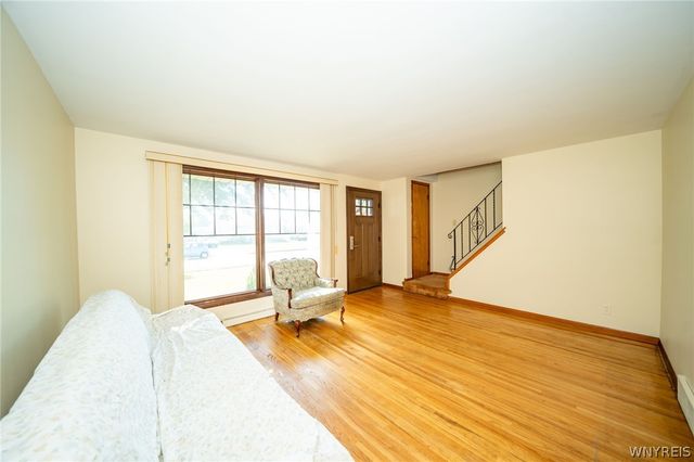 282 North Willowlawn Parkway, Cheektowaga, NY 14206