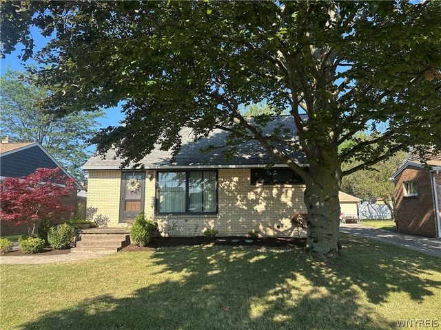 282 North Willowlawn Parkway, Cheektowaga, NY 14206